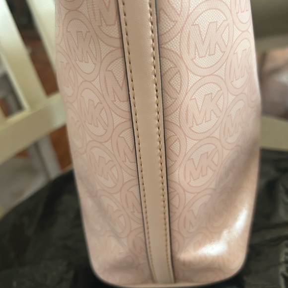Michael Kors Pink Tote Bag - Picture 4 of 8